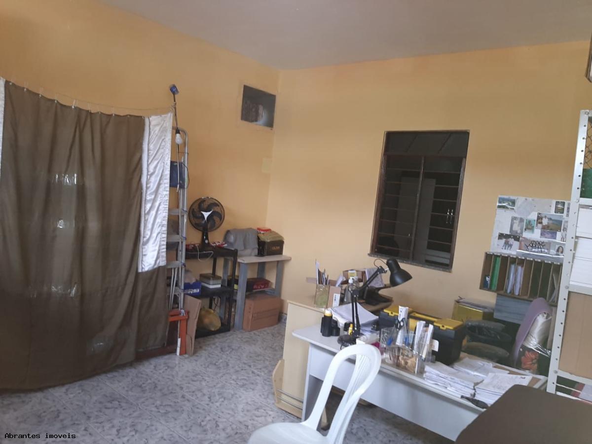 Casa à venda com 2 quartos, 130m² - Foto 2