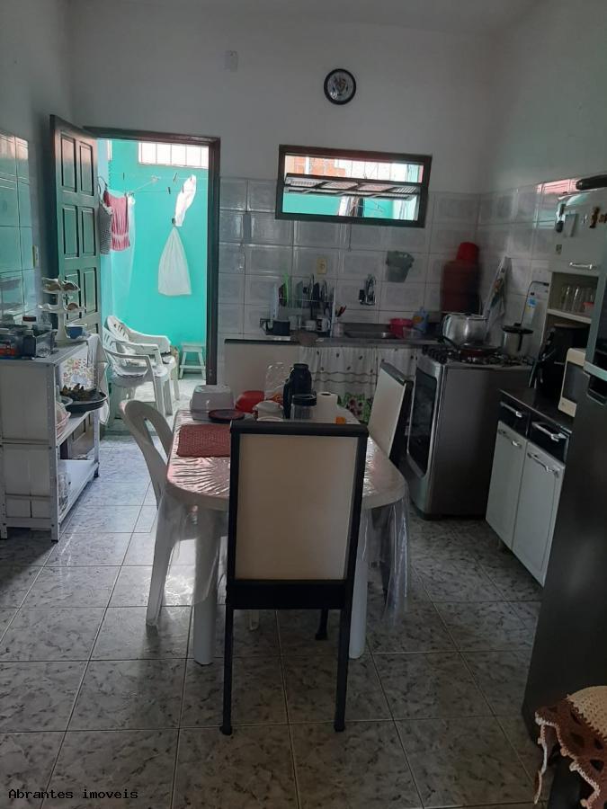 Casa à venda com 2 quartos, 130m² - Foto 4