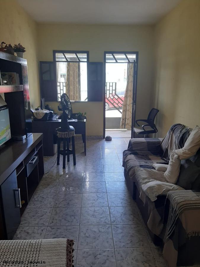 Casa à venda com 2 quartos, 130m² - Foto 1