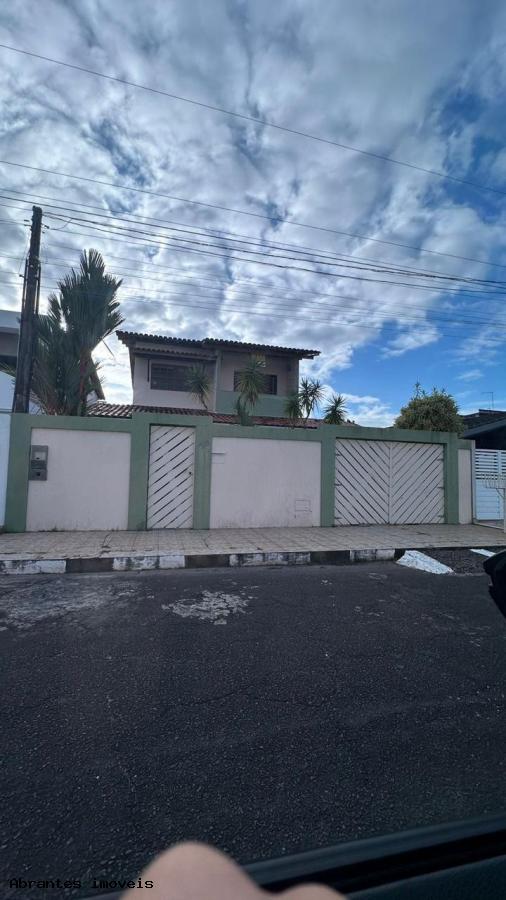 Casa de Condomínio à venda com 3 quartos, 200m² - Foto 1