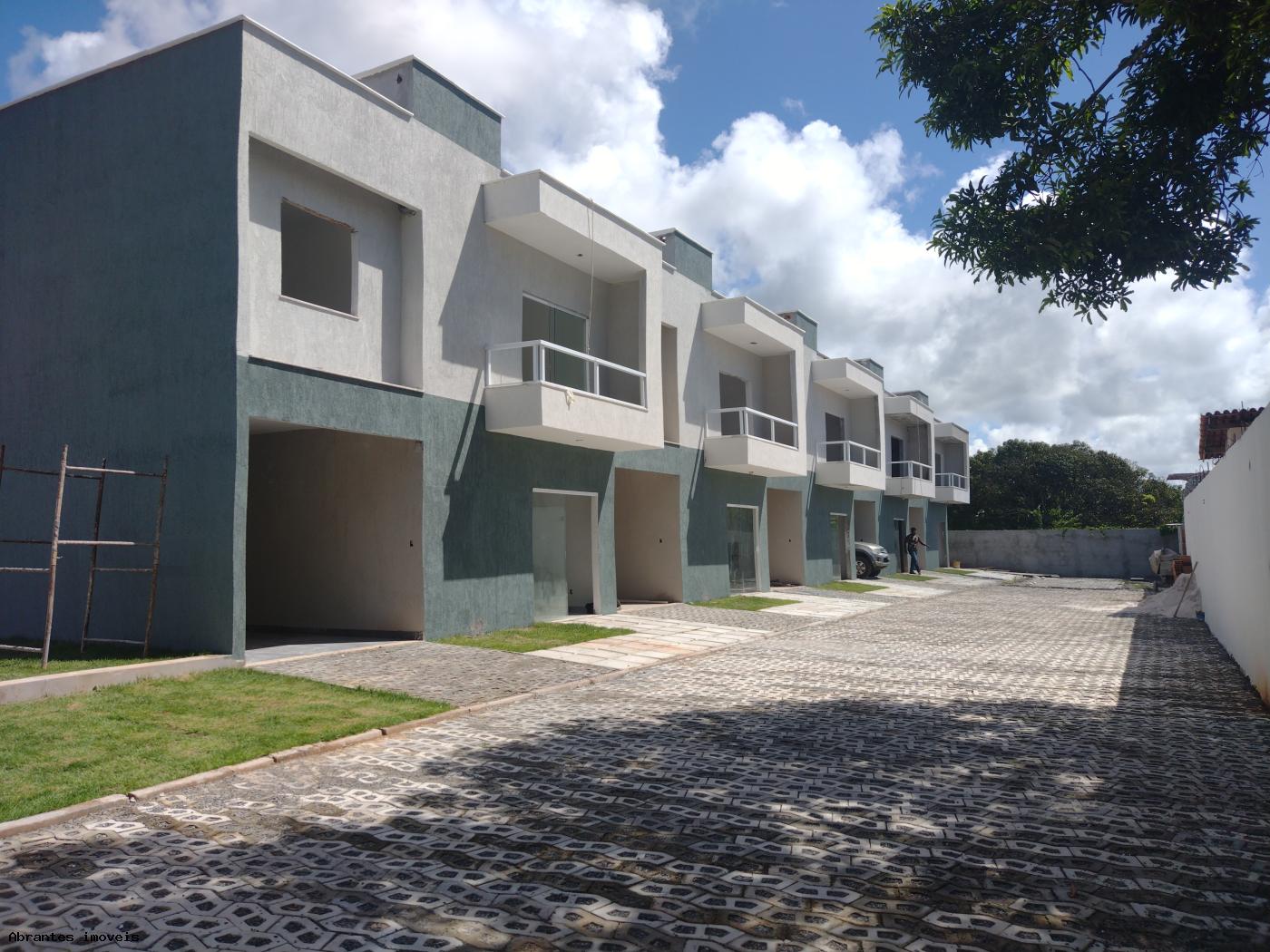 Casa de Condomínio à venda com 3 quartos, 200m² - Foto 1