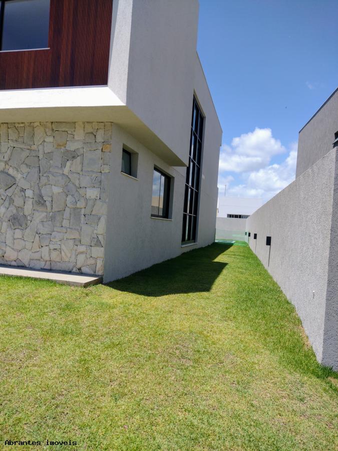 Casa de Condomínio à venda com 4 quartos, 378m² - Foto 2